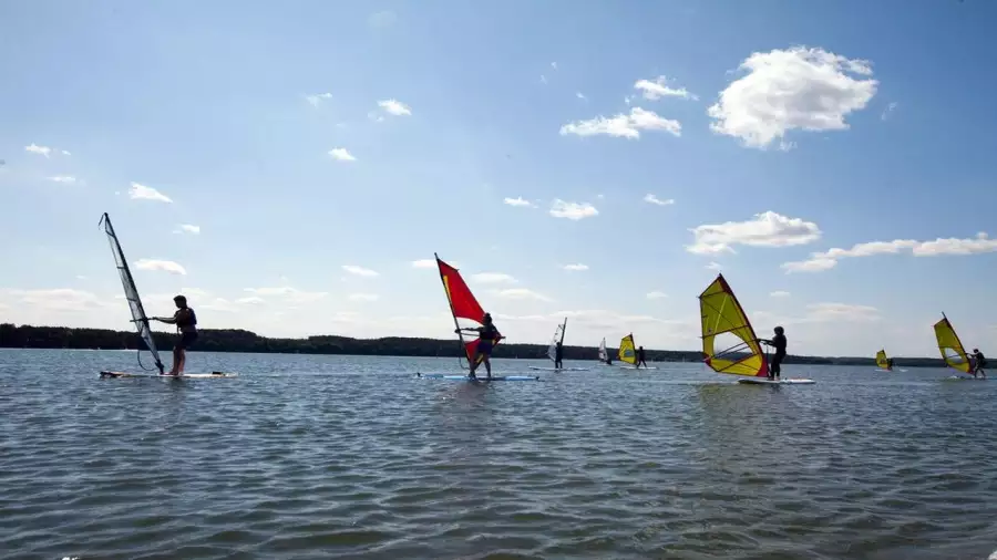 Bachorze Kolonia i obóz windsurfingowe - Patent na przygodę