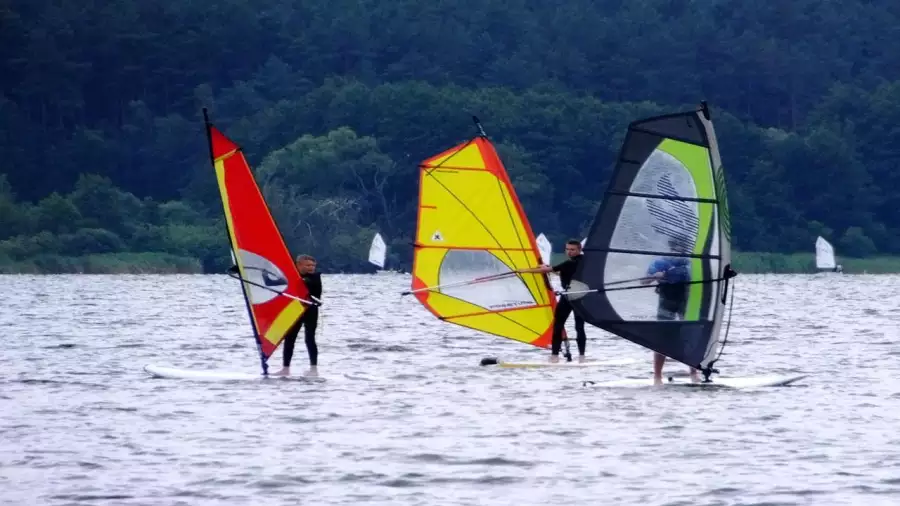 Bachorze Kolonia i obóz windsurfingowe - Patent na przygodę