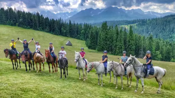 Jeździeckie wakacje dla dzieci i młodzieży w Tatrach