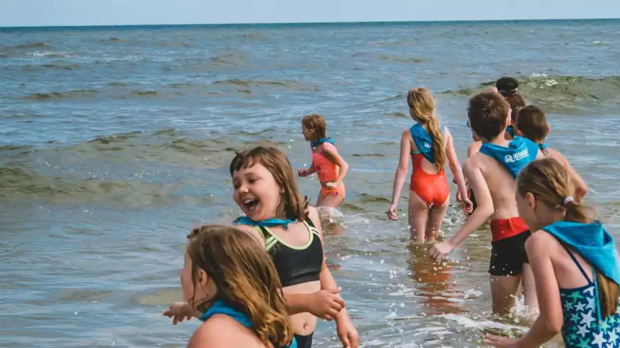Darłówko Pływackie wakacje dla dzieci i młodzieży nad morzem