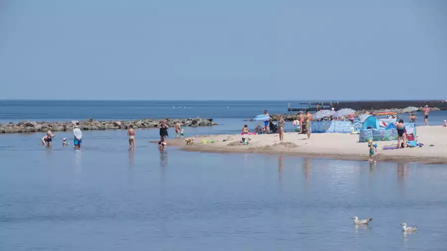 Darłówko Pływackie wakacje dla dzieci i młodzieży nad morzem