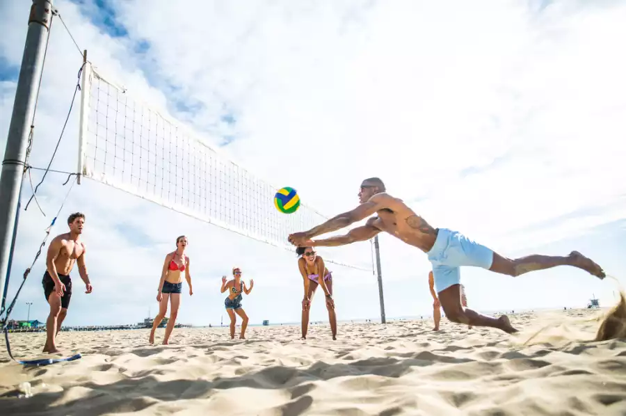 Jantar Młodzieżowy obóz siatkówki plażowej - Beach volleyball!